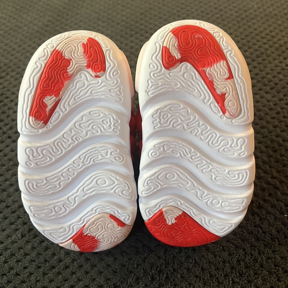 NWOT Nike Baby Dynamo Go Flyease SE Strawberry Swirl - Sz 3C - Picture 4 of 5